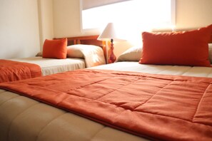 Habitacion Estandar Doble | 高級寢具、房內夾萬、手提電腦工作空間、遮光窗簾/窗簾