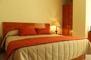 Habitacion Estandar Sencilla | Sängtillbehör av högsta kvalitet och värdeförvaringsskåp på rummet