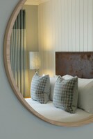 Escrivaninha, ferros/tábuas de passar roupa, Wi-Fi de cortesia