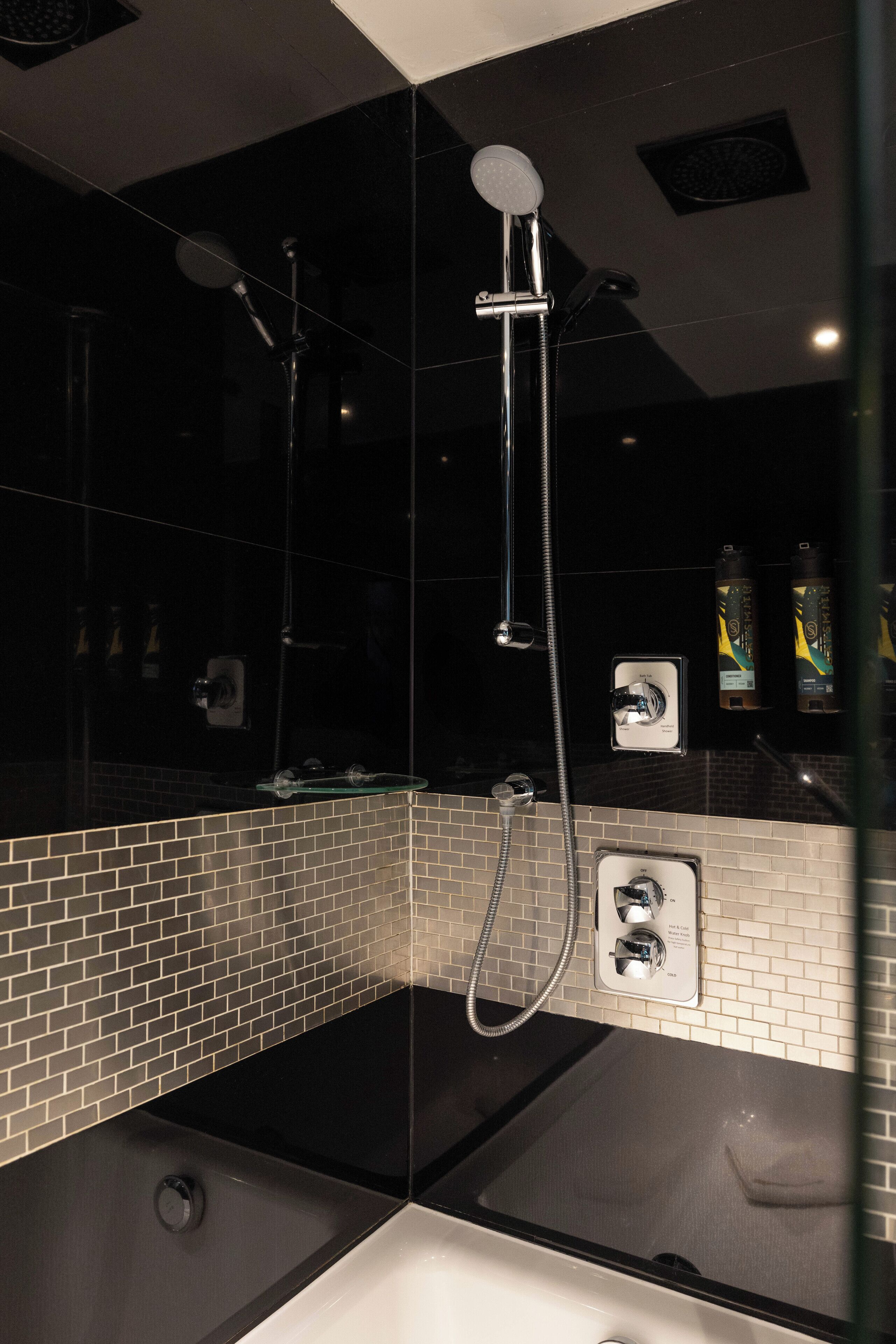 deluxe double room | premium bedding, minibar, in-room safe, desk