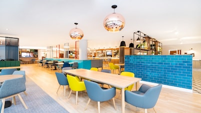 Holiday Inn London - Luton Airport by IHG