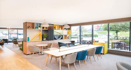 Holiday Inn London - Luton Airport by IHG