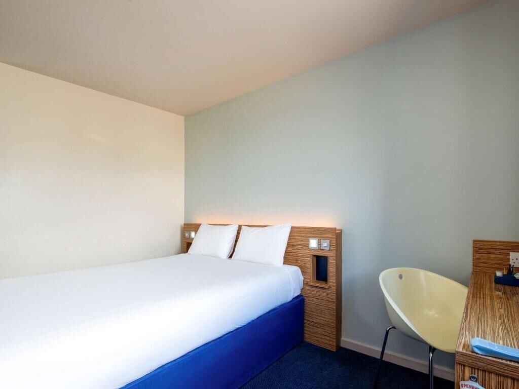 family triple room | 1 bedroom, desk, laptop workspace, blackout curtains