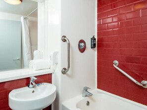 Family Triple Room | Bathroom | Combined shower/tub, eco-friendly toiletries, hair dryer, towels - go2 portishead marina hotel (Bristol)