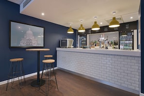 Bar (en la propiedad)