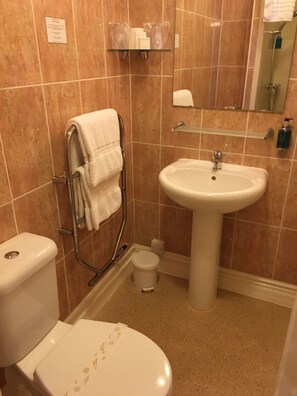 Comfort-dobbeltværelse - eget badeværelse - havudsigt (Room 7)