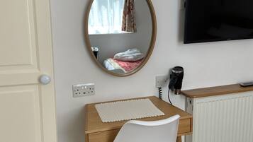 Superior Single Room, Ensuite (Room 5)