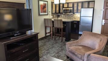 大型雪櫃/冰箱、微波爐、爐具、洗碗機