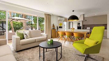 2 slaapkamers, een kluis op de kamer, een laptopwerkplek