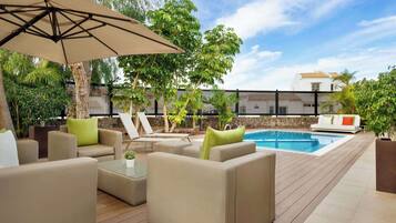Luxury-Zimmer, Mehrere Betten | Terrasse/Patio