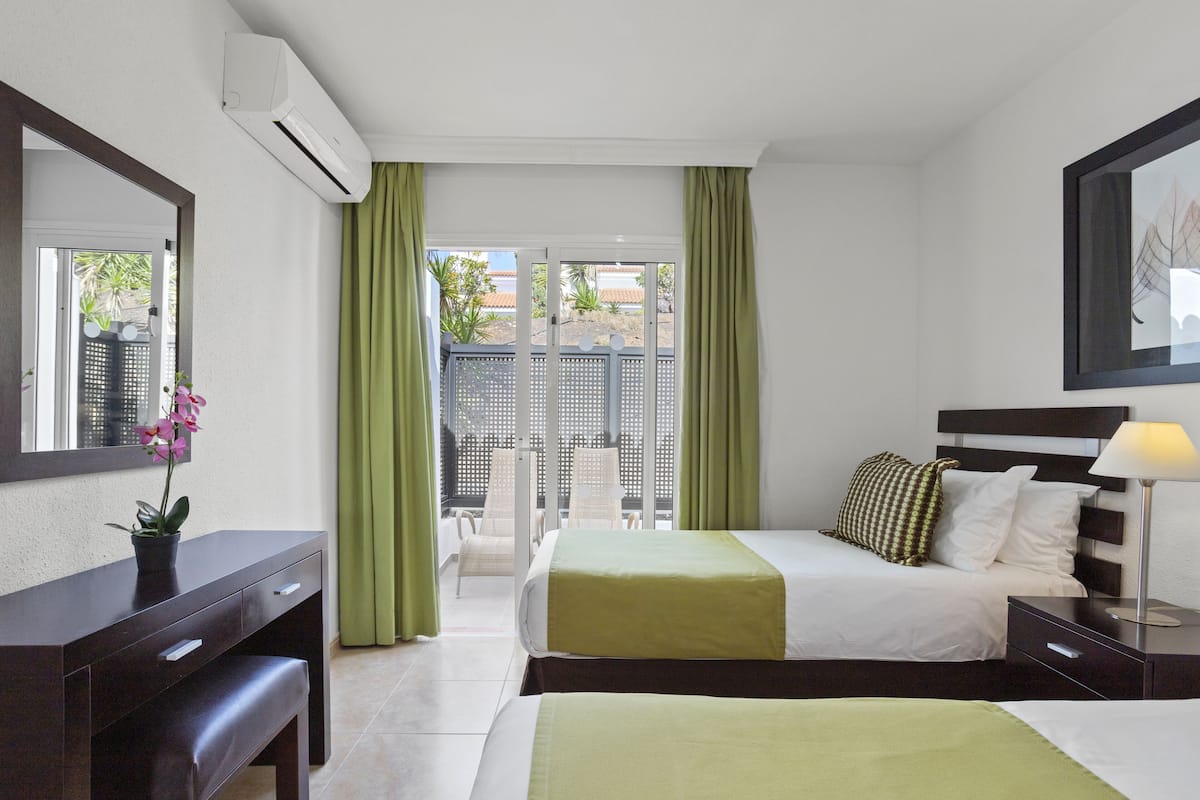 Villa, Terraza (2 Floor) | Caja de seguridad en la habitación y espacio para trabajar con laptop