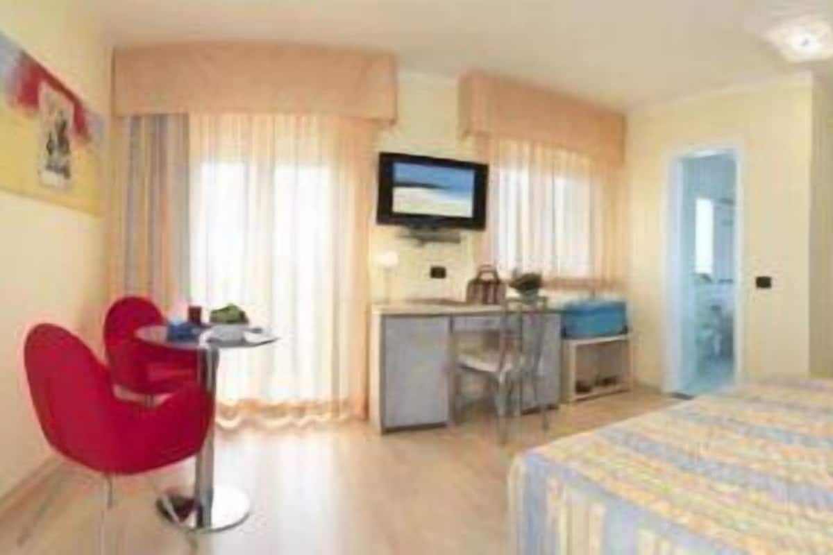 egyptian cotton sheets, premium bedding, down duvets, minibar