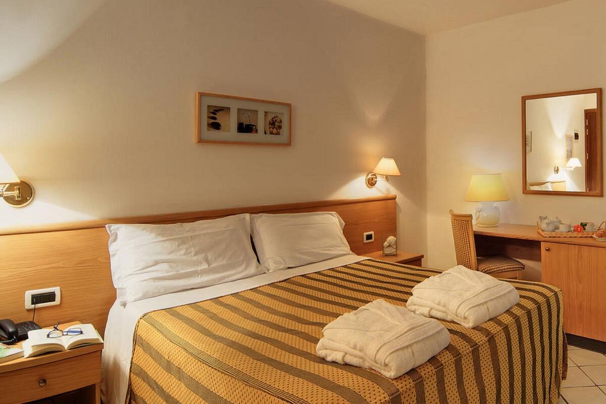 in-room safe, blackout curtains, free wifi