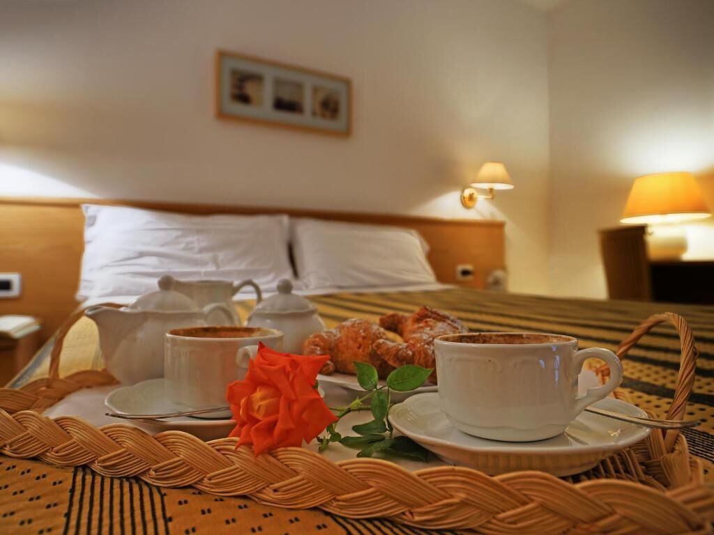 in-room safe, blackout curtains, free wifi