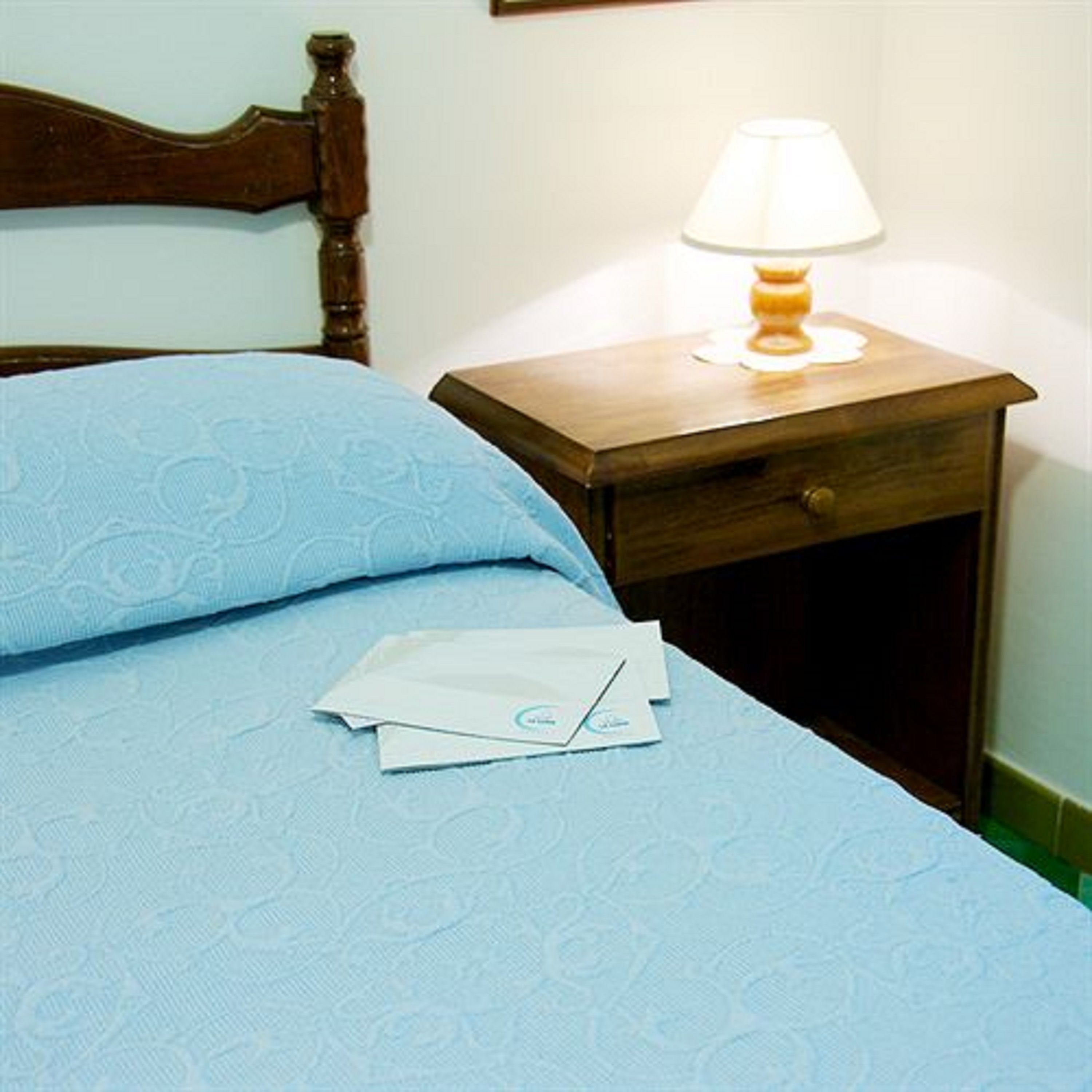 basic single room | in-room safe, blackout curtains, free wifi