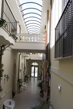 Hallway - Palazzo Reginella Residence Hotel (Bovalino)