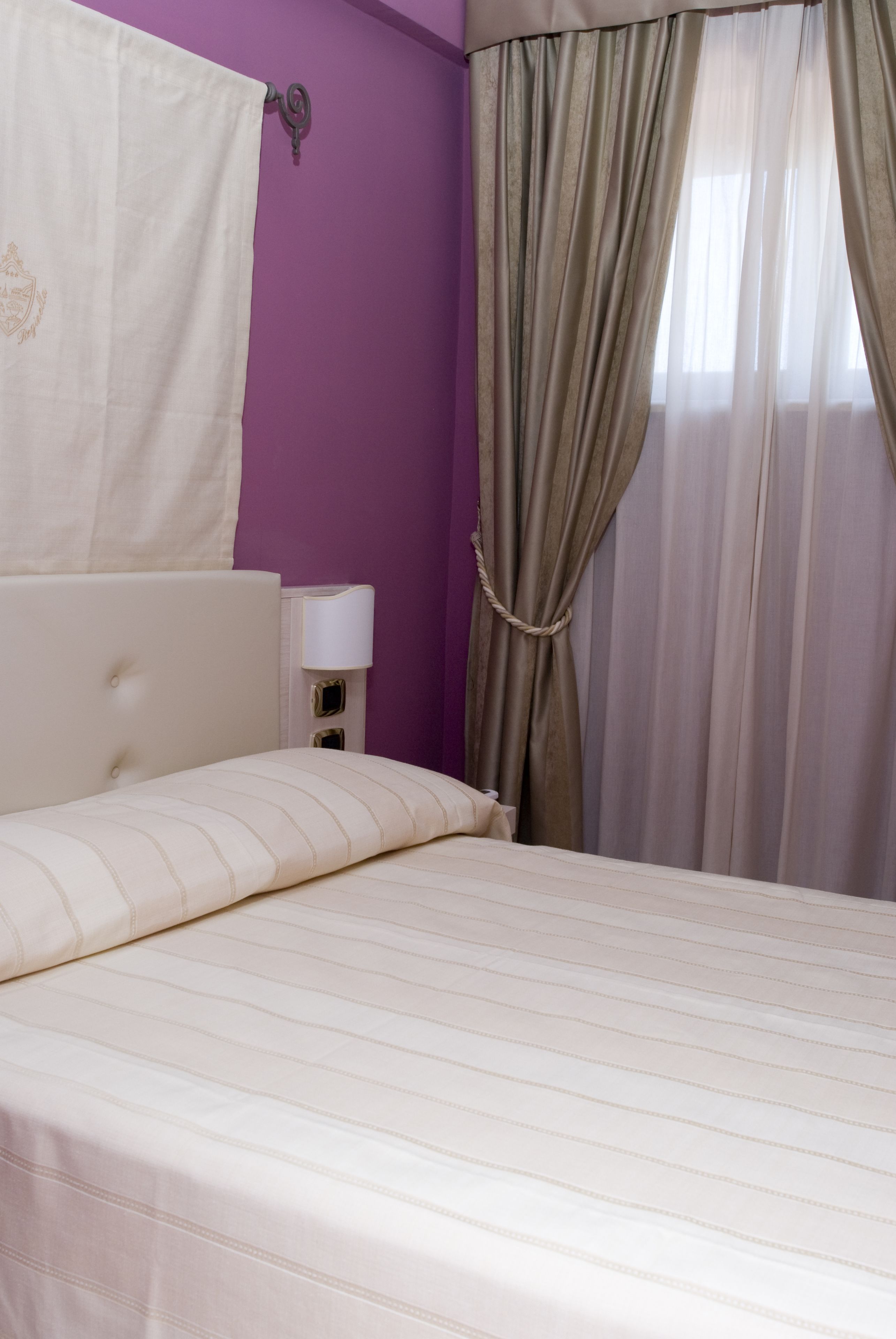 Minibar, coffres-forts dans les chambres, décoration personnalisée