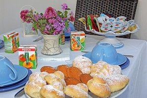 Free daily self-service breakfast  - Cavalluccio Marino (Anacapri)