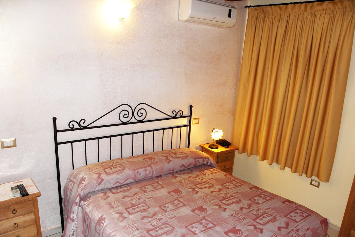 Superior Double Room Single Use, Pool Access | Desk, blackout curtains, iron/ironing board, free WiFi