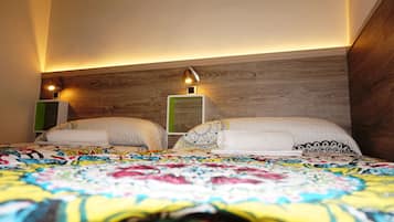 Habitación estándar con 2 camas individuales, no fumadores, baño privado | Escritorio, sistema de insonorización, wifi gratis y ropa de cama