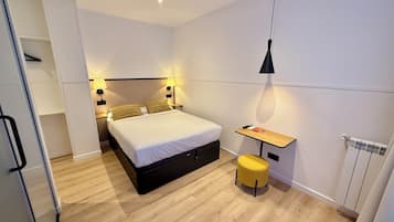 Superior Double Room, 1 Double Bed, Balcony, City View | Desk, soundproofing, free WiFi, bed sheets