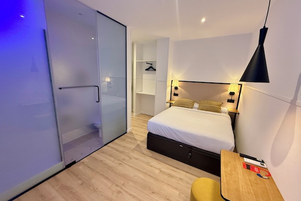 Superior Double Room, 1 Double Bed, Balcony, City View | Desk, soundproofing, free WiFi, bed sheets