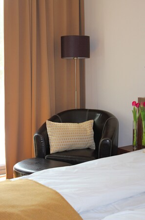 Premium bedding, desk, blackout curtains, cots/infant beds - Heimat Brokelandsheia (Gjerstad)