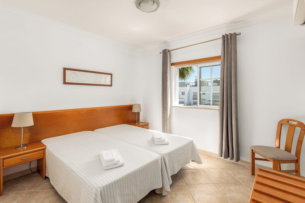 Standard-Apartment, 1 Schlafzimmer | 1 Schlafzimmer, Zimmersafe, Verdunkelungsvorhänge