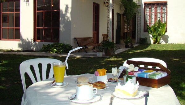 Café da manhã continental grátis todos os dias