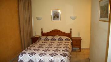 Superior Room, 1 Bedroom | Desk, laptop workspace, free WiFi, bed sheets