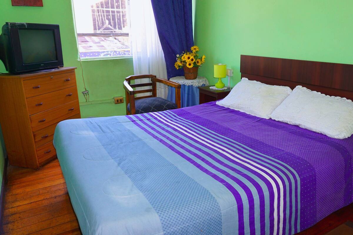 6 bedrooms, individually furnished, desk, free WiFi