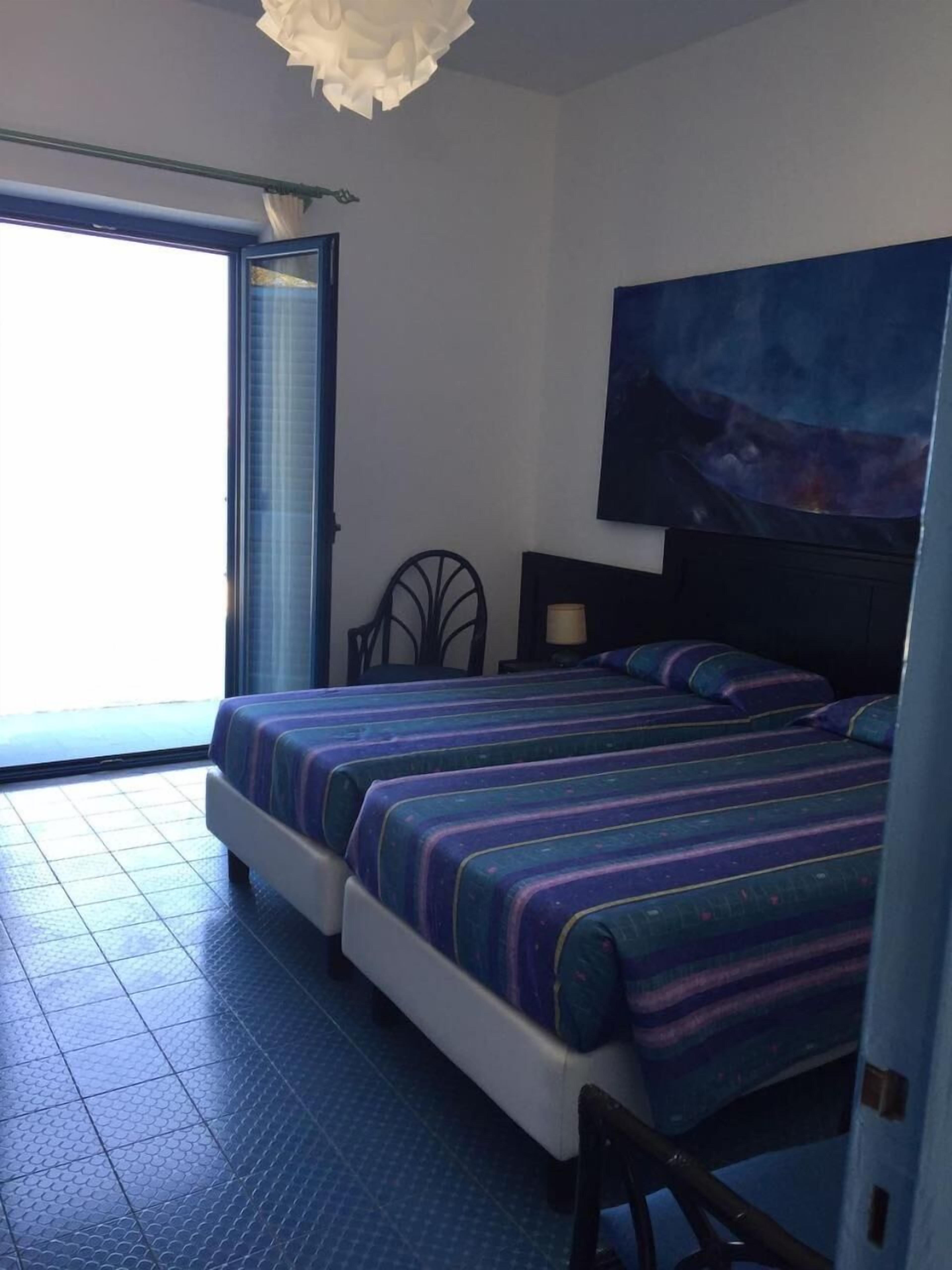 minibar, in-room safe, individually furnished, desk