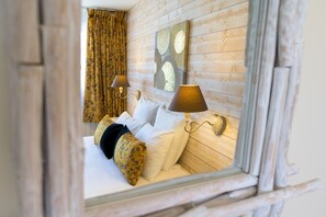 Habitación doble Confort | Caja de seguridad en la habitación, escritorio y insonorización