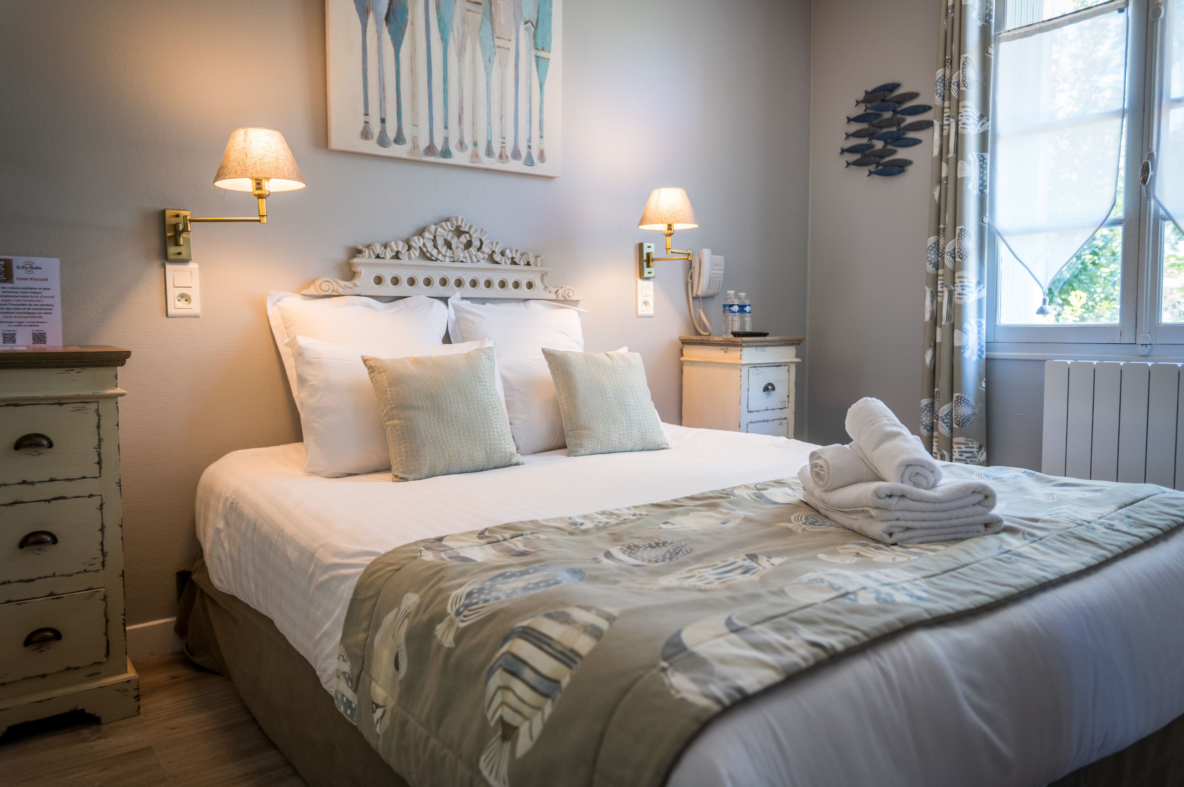 quintuple room | in-room safe, desk, soundproofing, iron/ironing board