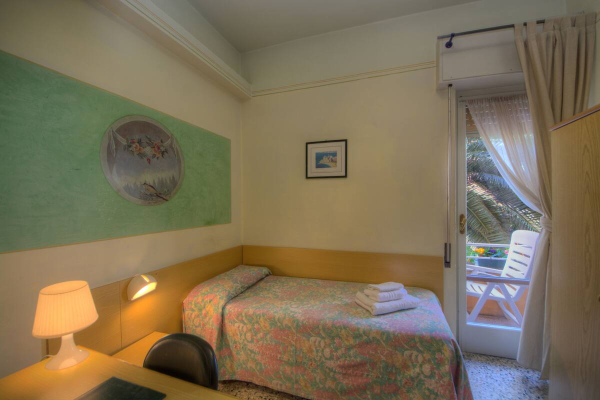 In-room safe, desk, iron/ironing board, cots/infant beds