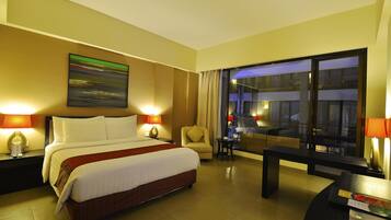 Premier Room | In-room safe, blackout drapes, free WiFi, bed sheets