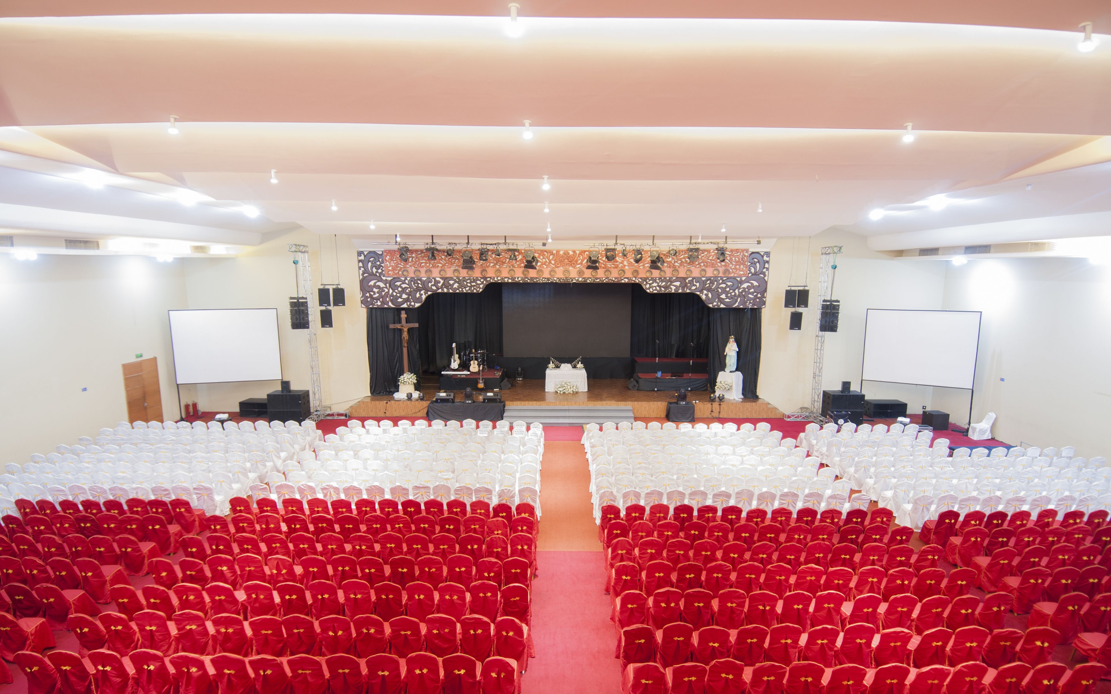 Foto - 100 Sunset Kuta Hotel & Ballroom