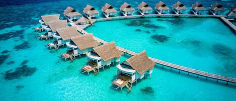 Deluxe villa, op het water | Luchtfoto