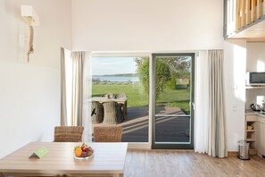 Standard Villa, 1 Bedroom, Lake View | In-room dining - BEECH Resort Plauer See (Ganzlin)