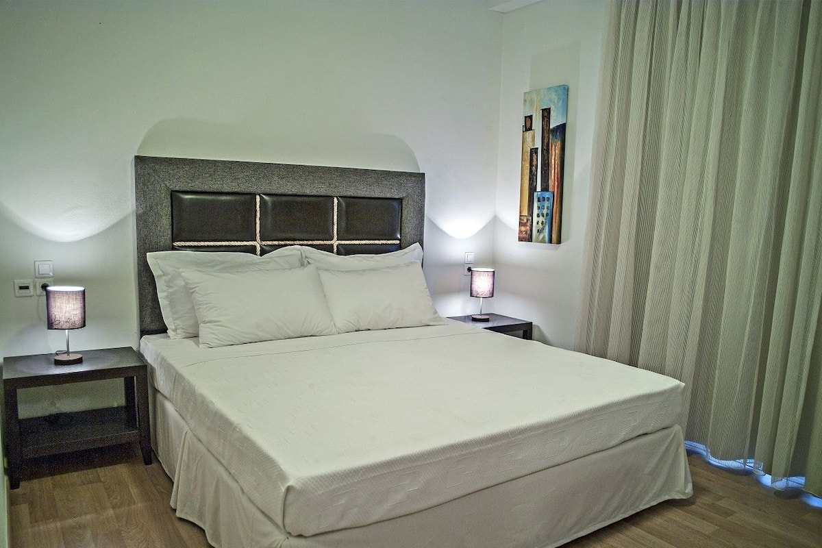 Hypo-allergenic bedding available, down comforters, memory foam beds