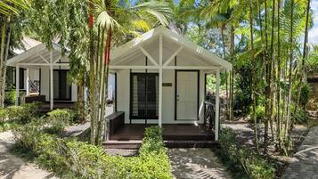 Standard Single Room | 1 bedroom, in-room safe, individually decorated, individually furnished