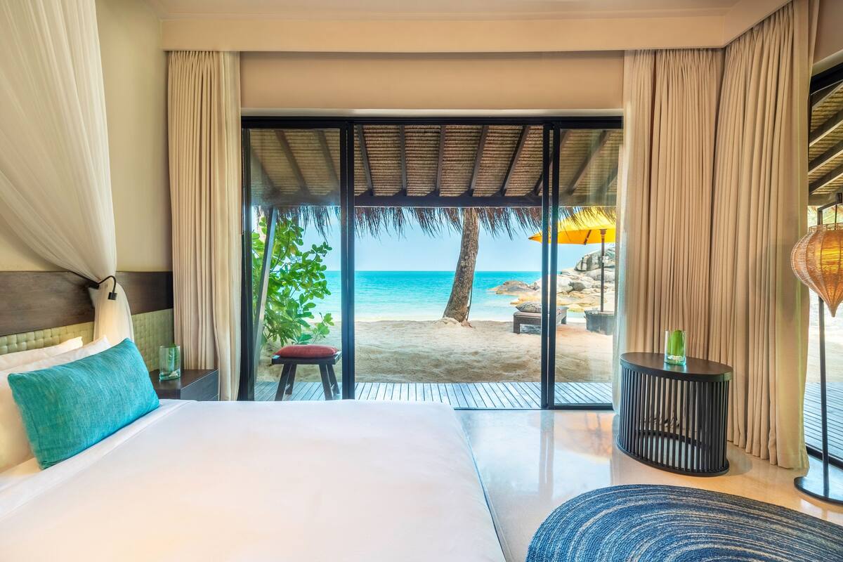 rasa ocean front deluxe (adult 16+) | 1 bedroom, premium bedding, select comfort beds, minibar