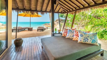 Rasa Ocean Front Deluxe (Adult 16+) | Kameruitzicht
