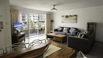 Apartemen, 2 kamar tidur | Area keluarga | TV layar datar dan pemutar DVD