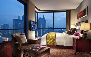 Premium bedding, down duvets, pillow-top beds, minibar - Oakwood Premier Guangzhou (Guangzhou)