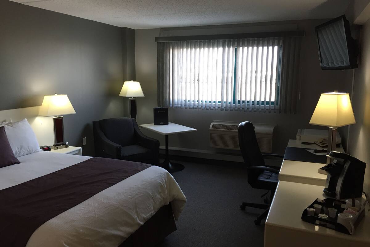 executive room | 1 bedroom, premium bedding, desk, blackout curtains