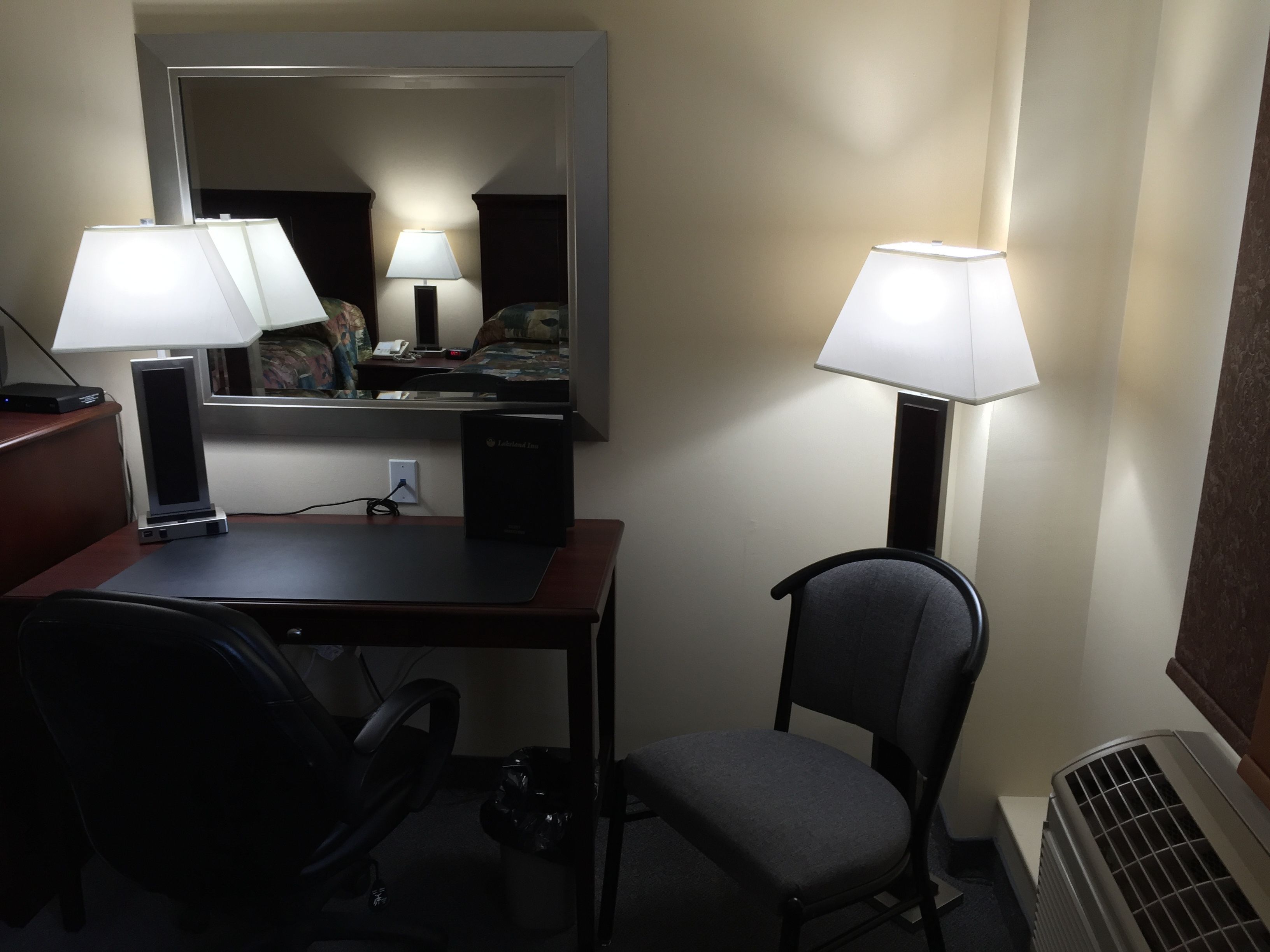 signature room, 1 queen bed | room amenity