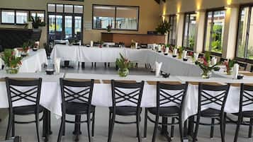 Se sirven desayunos, comidas y cenas