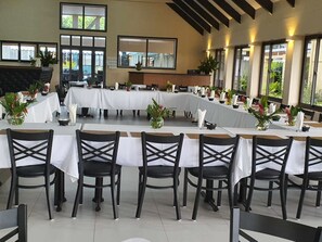 Se sirven desayunos, comidas y cenas 