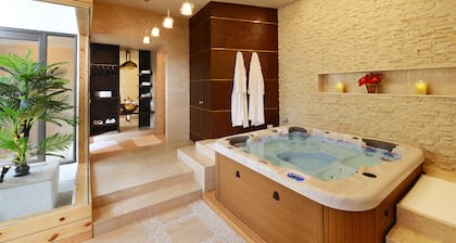 Honeymoon Inn